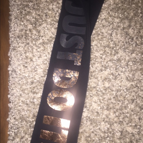 🔴AVAILABLE🔴💜Nike Metallic Leggings💜 - Picture 3 of 3