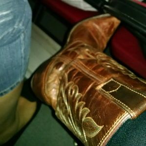 Meet your Posher, Cyndi