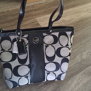 Coach purse (tote)