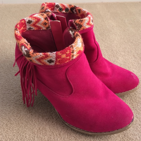 Pink heels with fringe