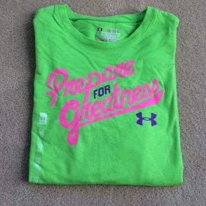 Green under armour tee shirt