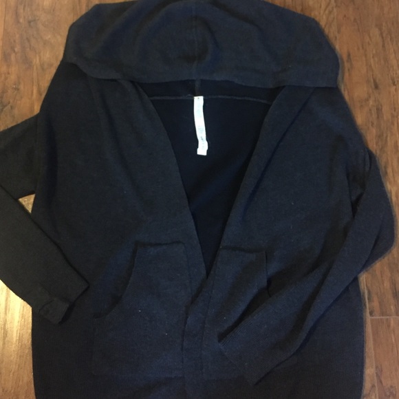 Lululemon cabin yogi wrap size 8
