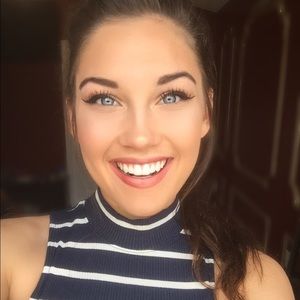 Meet your Posher, Ayla