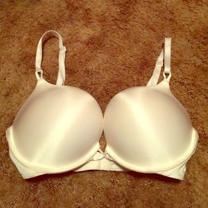 LAST CHANCE DONATING MAKE AN OFFER add 2 cups bra