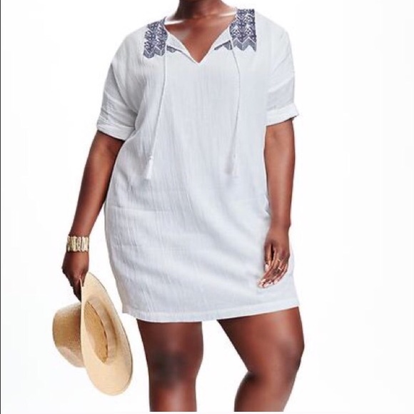 Old navy embroidered dress