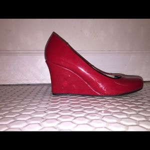 Red Madden Girl Wedges