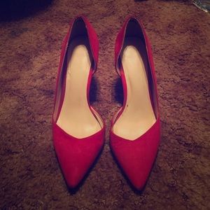 LAST CHANCE DONATING MAKE AN OFFER Red heels