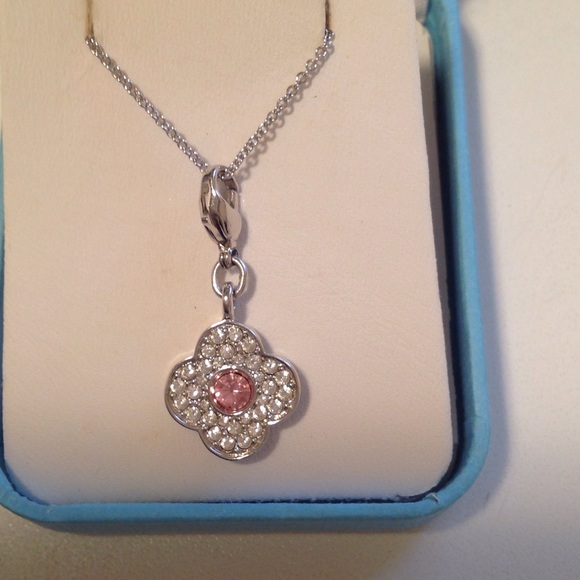 Flower Pendant 🌷 White & Pink Stones