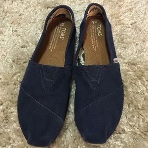 Toms