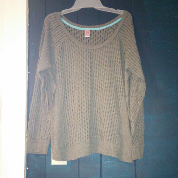 Pretty Grey Active Long Sleeve Shirt