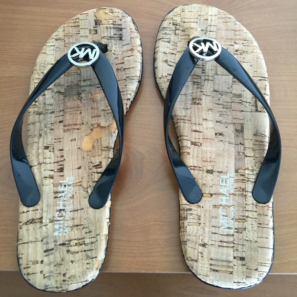 ❤️MOMS DAY SALE❤️ MK Thongs