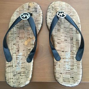 ❤️MOMS DAY SALE❤️ MK Thongs