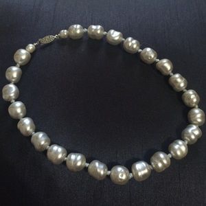 Natural shape faux-pearl necklace