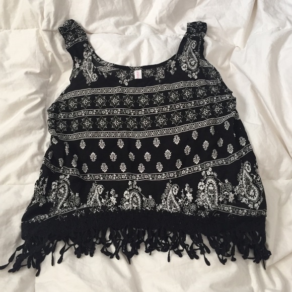xhiliration black and white tanktop.
