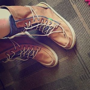 New Sonuk boots memory foam