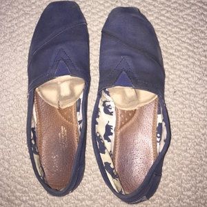 navy blue toms
