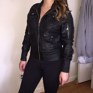 100% real leather jacket. (Gently worn.)