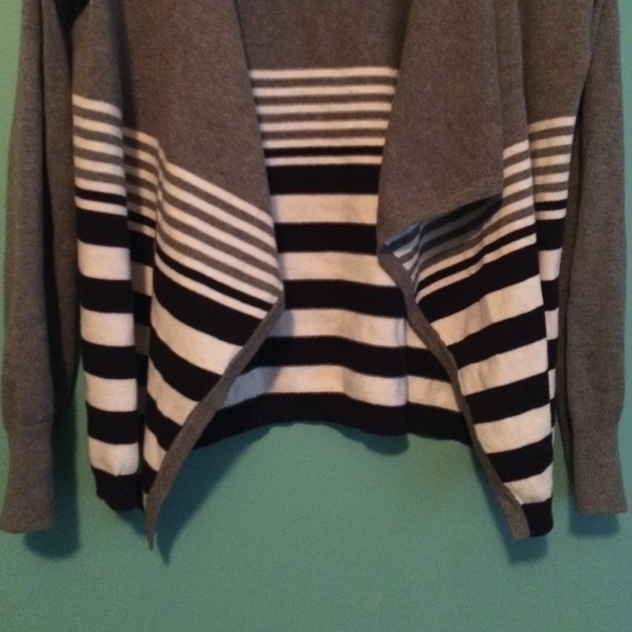 Cardigan - Liz Claiborne - Picture 2 of 4