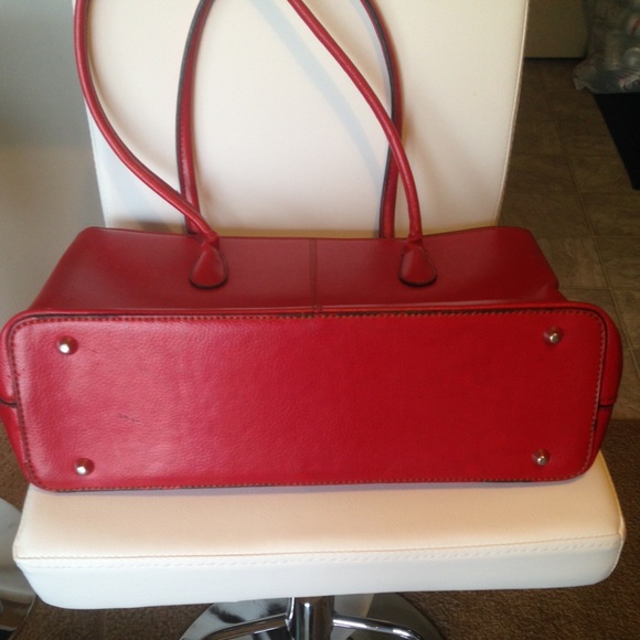 Red bag - Picture 2 of 4