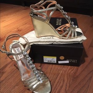 Badgley Mischka gold wedges