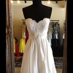 Paloma Blanca; Wedding gown: brand new/ never worn