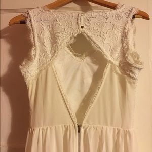 Marineblu long white gown size Medium