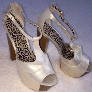 Jessica Simpson Shiny Gold Heels