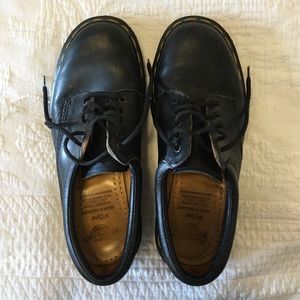 Vintage Dr Martens black leather shoes