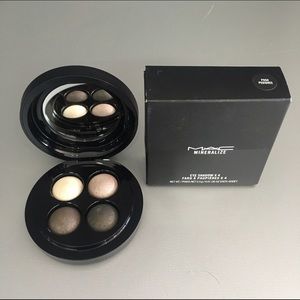 MAC Cosmetics Haute Dogs Mineralize Eyeshadow x4