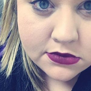 Meet your Posher, Raquel