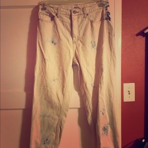 BDG acid bleached "Mom Jean" size 29 W 28 L