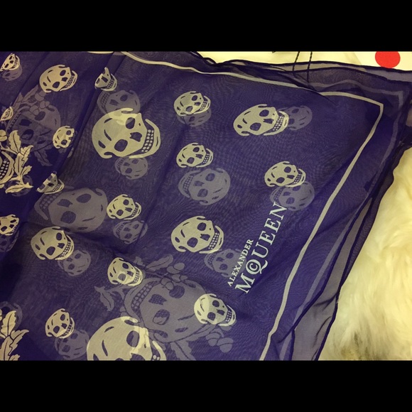 Alexander McQueen Accessories - Alexander McQueen silk scarf