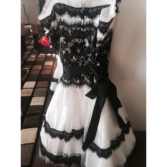 Black &a White Dress - Picture 2 of 3