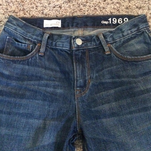 Perfect condition Gap dark wash jeans. ! - Picture 2 of 4