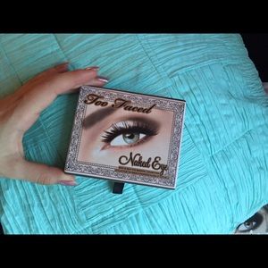 Too faced eye pallet