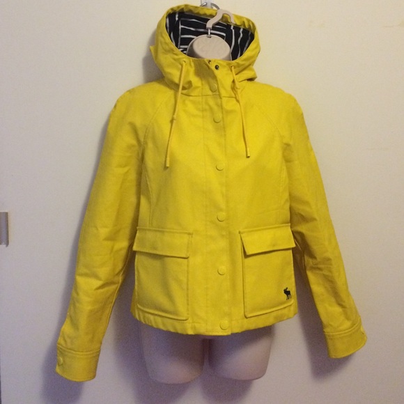 A&F sportswear（rain coat)