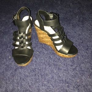 Black wedges