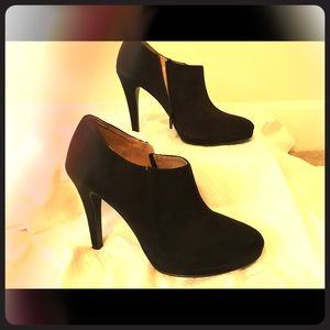 MERONA MOLLY BLACK BOOTIES