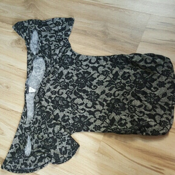 Wet Seal Tops - Wet Seal floral print shirt
