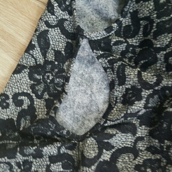 Wet Seal floral print shirt - Picture 2 of 3