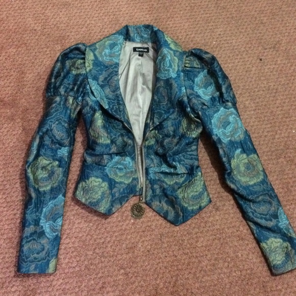 bebe cropped jacket with exaggerated shoulders