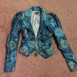 bebe cropped jacket with exaggerated shoulders