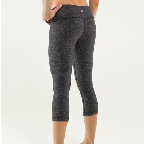 Sz 8 EUC WUNDER UNDERS grey lululemon