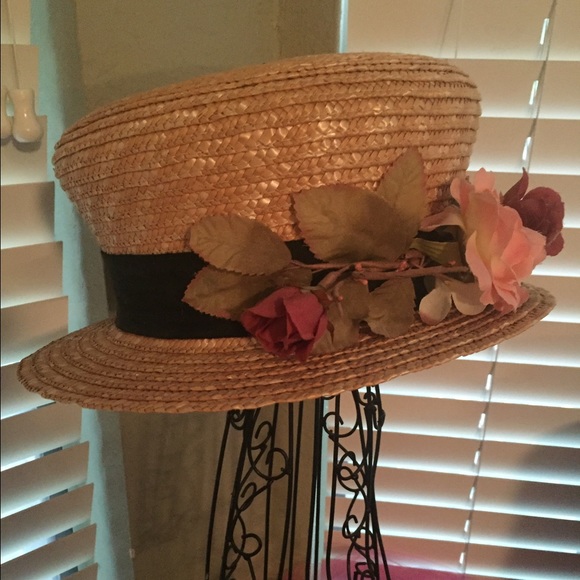 Super cute straw hat with flowers