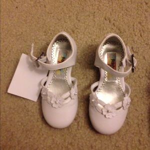 NurseIrish Toddler girl shoes bundle size 6