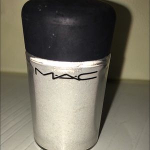 MAC PIGMENT IN VANILLA