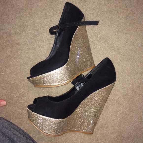 Steve Madden Wedges