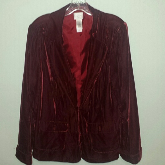 Beautiful red velvet blazer w/2 button closure