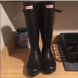 Black hunter rain boots