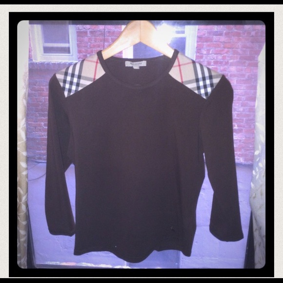 Authentic Burberry top . Accepting offers !